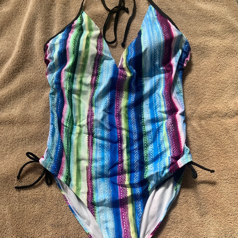 Women’s bathing suit